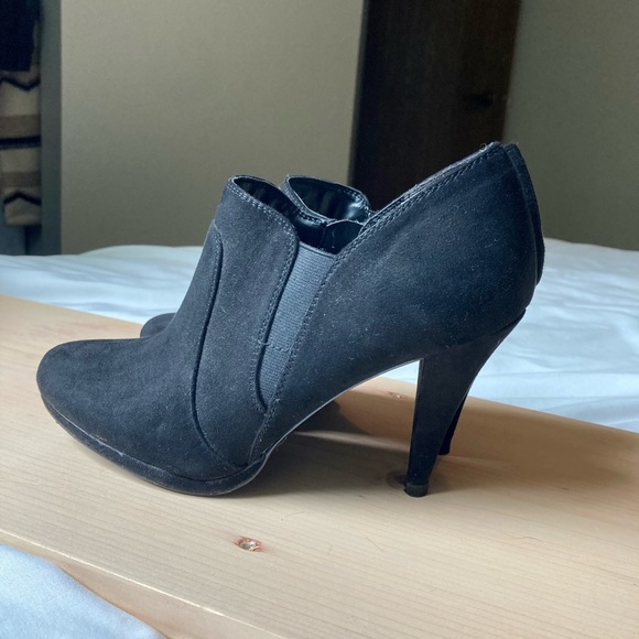 Fergie Heeled Ankle Booties - Picture 7 of 7